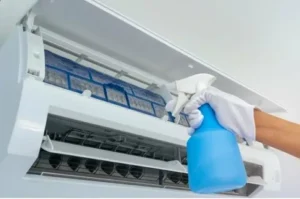 فني تكييف بالرياض قريب مني – خدمة سريعة لجميع أحياء الرياض مع تعقيم كامل للبكتيريا خطوات تنظيف وتعقيم المكيف باحتراف